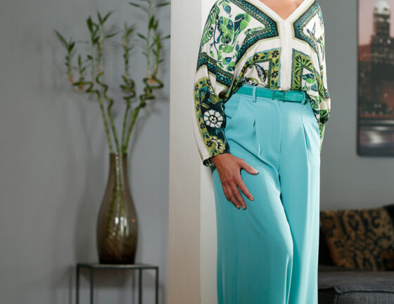 Gloria Escort Service Bad Ragaz Schweiz sommerliches Outfit in Grüntönen